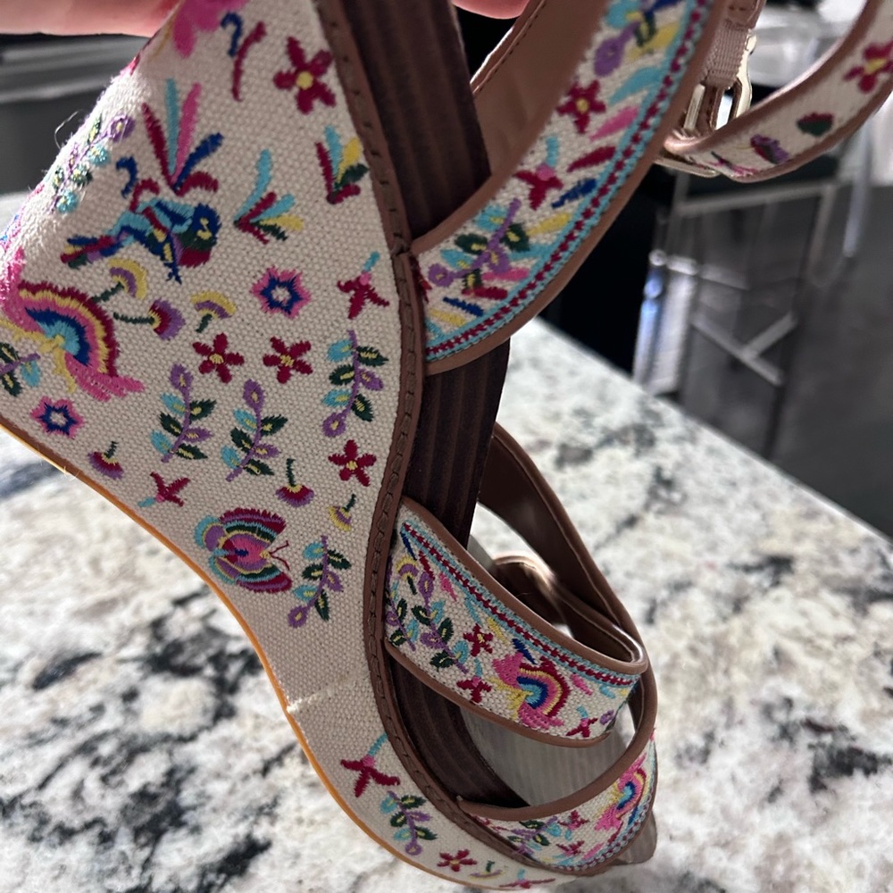 Gianni Bini wedges